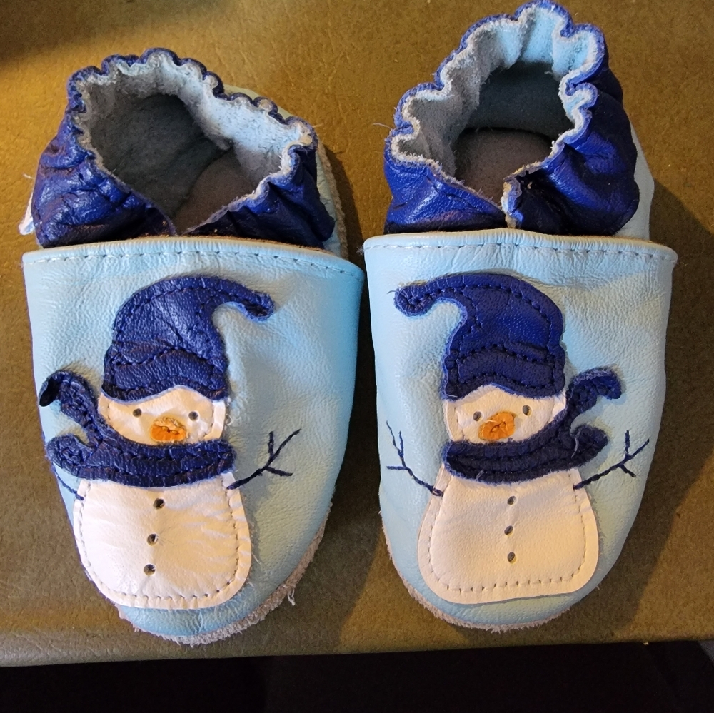 Robeez holiday booties 0-6mo